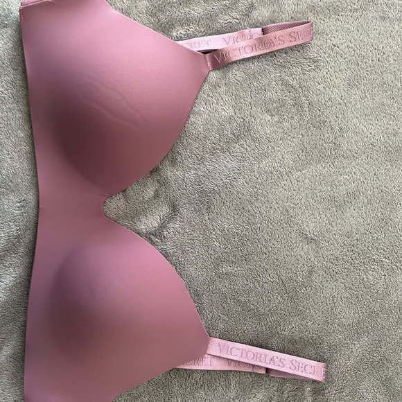 Victoria's Secret Other - Victoria’s Secret T-shirt Bra     Size: 32DD